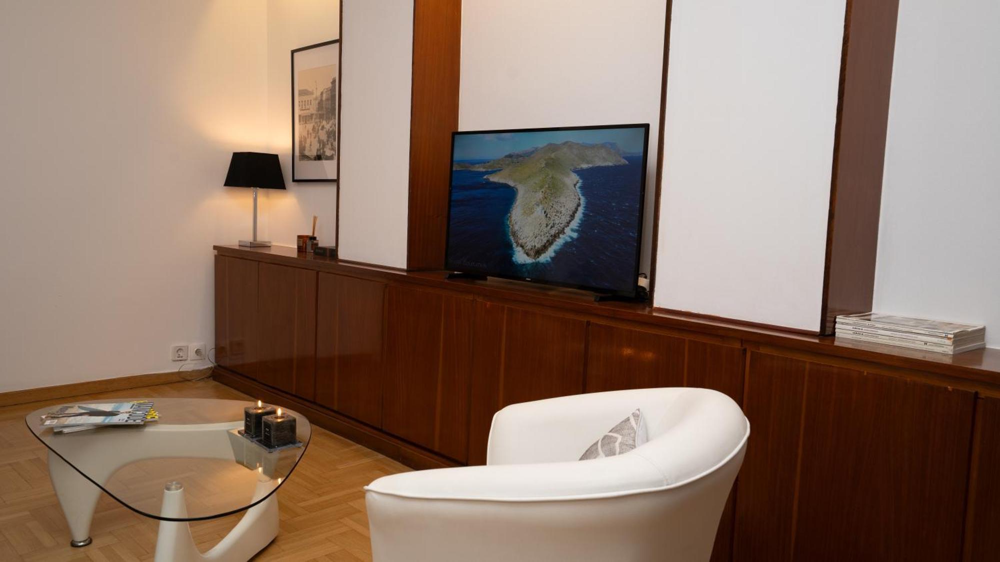 Quiet City Center Apt On A Pedestrian Street 아테네 외부 사진