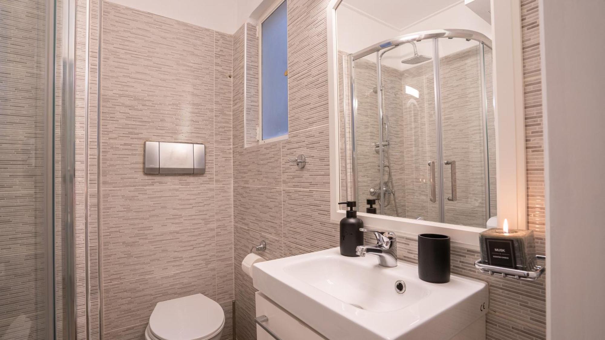 Quiet City Center Apt On A Pedestrian Street 아테네 외부 사진