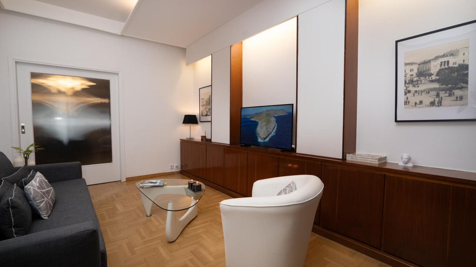 Quiet City Center Apt On A Pedestrian Street 아테네 외부 사진
